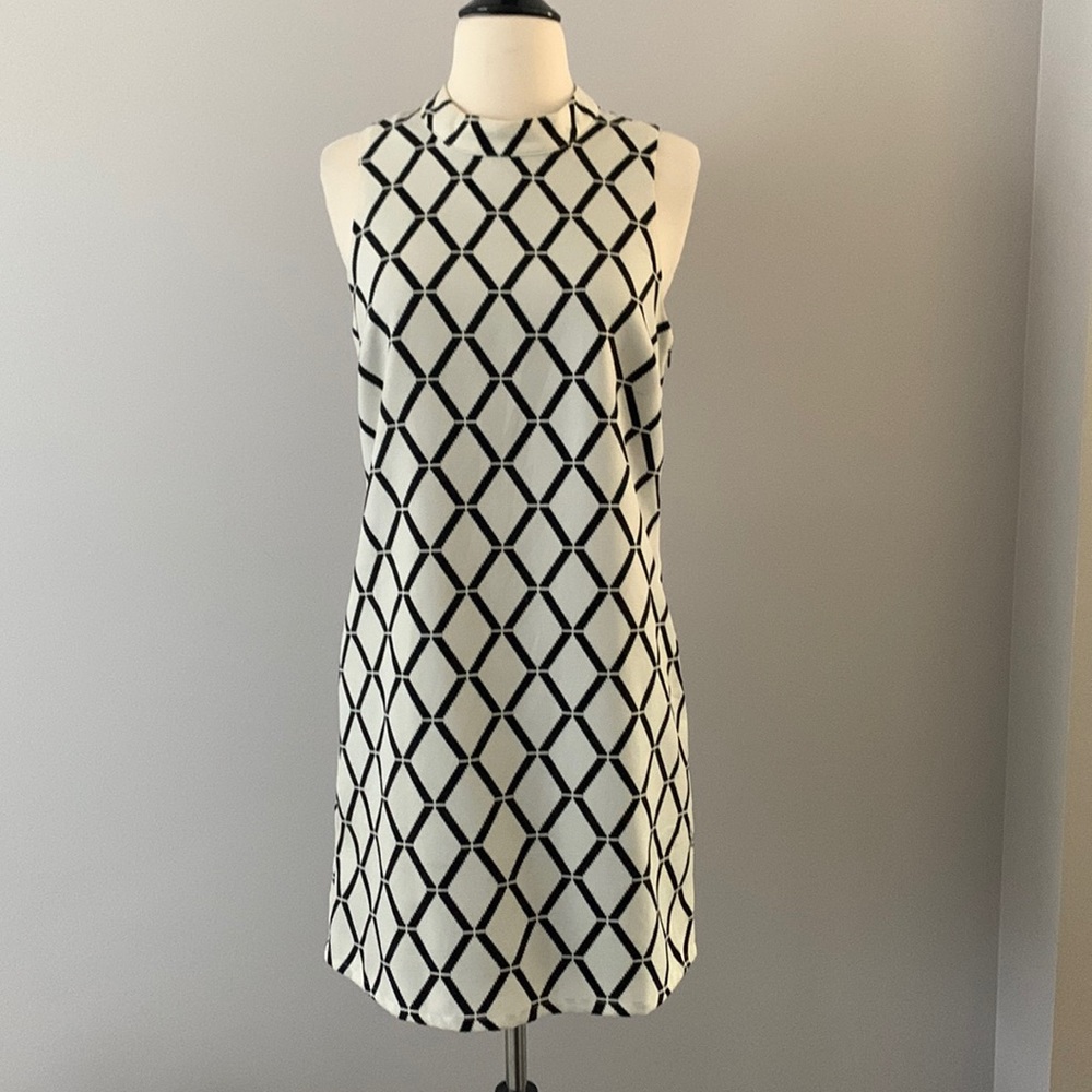 Tinley Road Printed Dress- great condition!